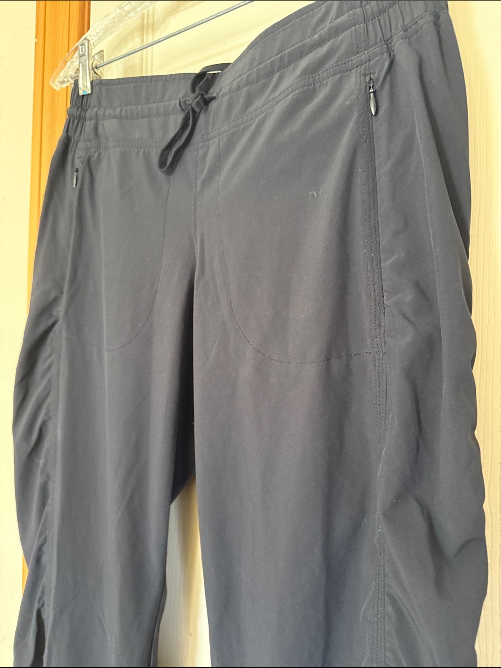 Athleta La Viva ruched joggers - Picture 3 of 8
